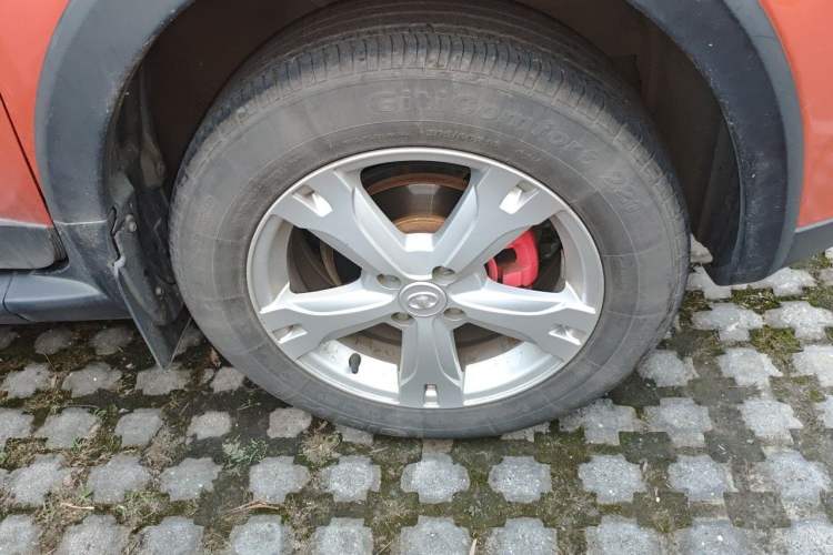Used Great Wall M4 2014 1.5L Manual Luxury Model Right Front Wheel Hub