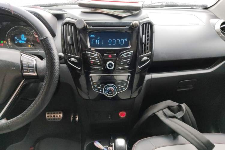 Used Great Wall M4 2015 1.5L AMT Comfort Model Audio And AC Panel