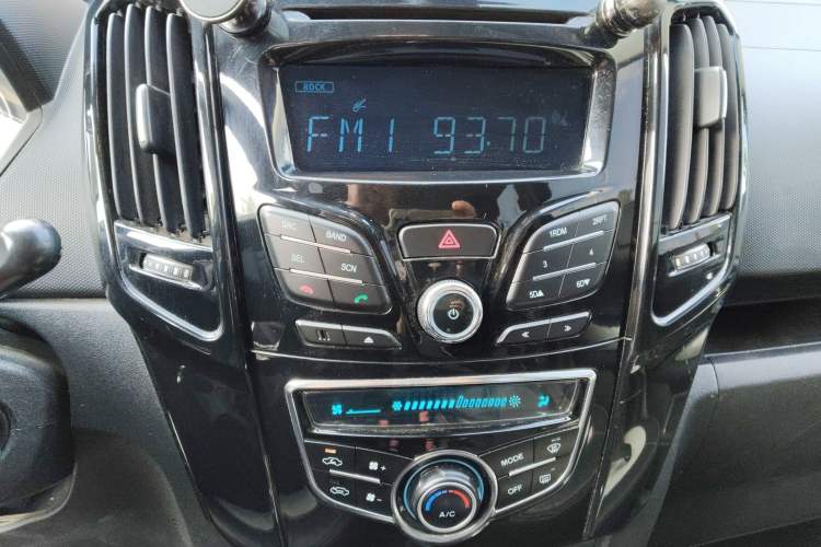 Used Great Wall M4 2015 1.5L AMT Comfort Model Audio And AC Panel