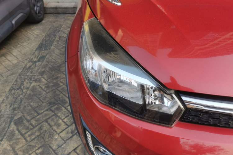 Used Great Wall M4 2015 1.5L AMT Luxury Model Right Front Headlight