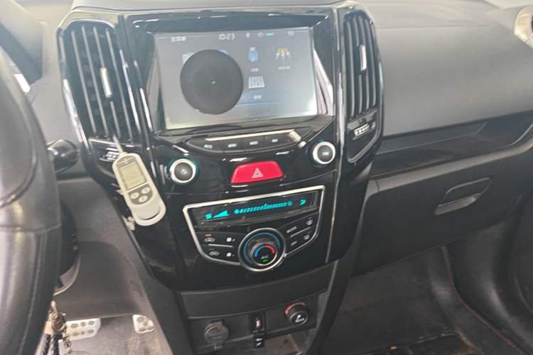 Used Great Wall M4 2015 1.5L AMT Luxury Model Audio And AC Panel