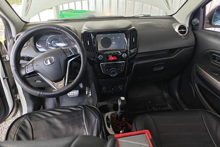 Used Great Wall M4 2015 1.5L AMT Luxury Model Center Console