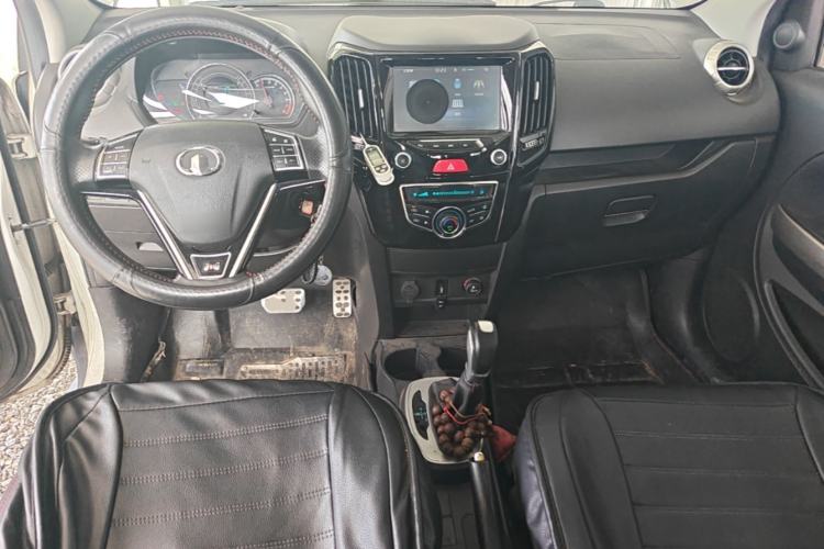 Used Great Wall M4 2015 1.5L AMT Luxury Model Center Console