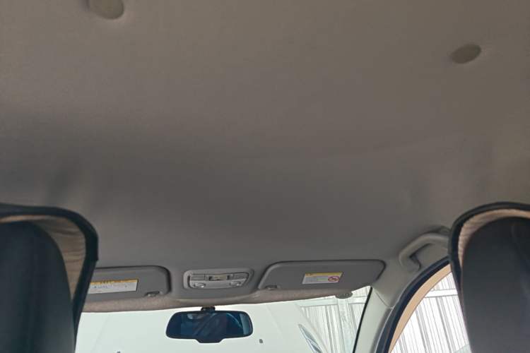 Used Great Wall M4 2015 1.5L AMT Luxury Model Headliner
