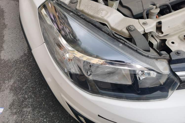 Used Great Wall M4 2015 1.5L AMT Luxury Model Right Front Headlight