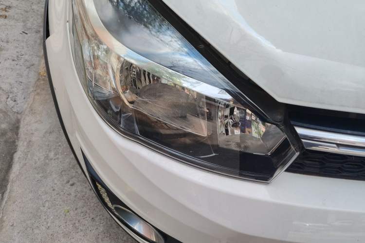 Used Great Wall M4 2015 1.5L AMT Luxury Model Right Front Headlight