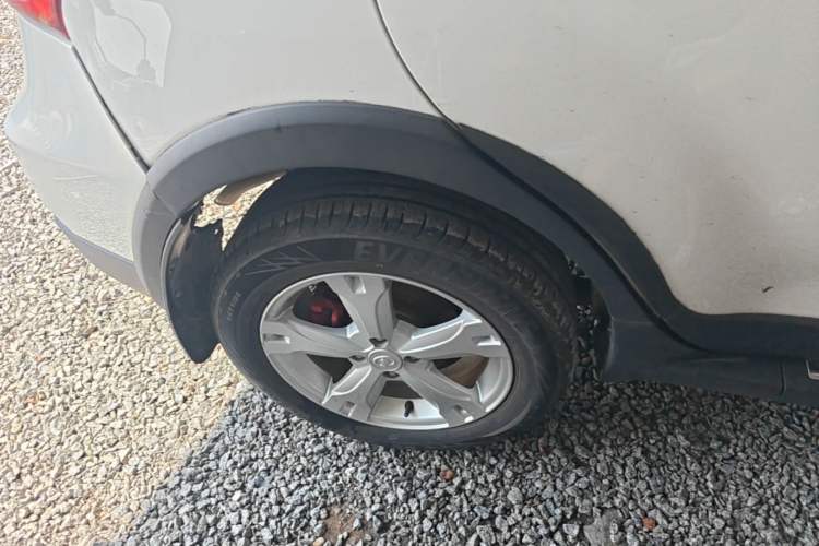 Used Great Wall M4 2015 1.5L AMT Luxury Model Right Rear Wheel Hub