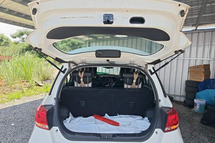 Used Great Wall M4 2015 1.5L AMT Luxury Model Trunk