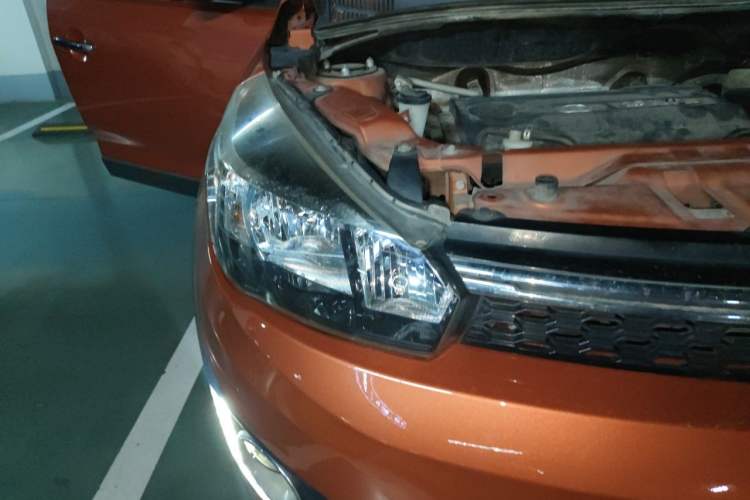 Used Great Wall M4 2015 1.5L AMT Luxury Model Right Front Headlight