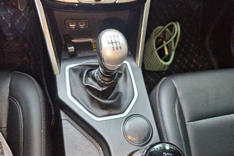 Used Great Wall Poer 2021 2.0T Commercial Version Manual Diesel Two-Wheel Drive Elite Long-Box GW4D20M Gear Lever