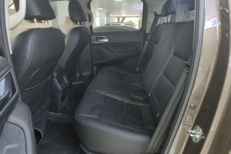 Used Great Wall Poer 2023 2.0T Commercial Version Automatic Diesel Two-Wheel Drive Elite Trim with Long Bed – GW4D20M Interior 1