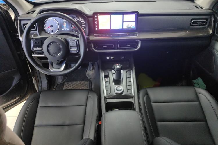 Used Great Wall Poer 2023 2.0T Commercial Version Automatic Diesel Two-Wheel Drive Elite Trim with Long Bed – GW4D20M Interior 3