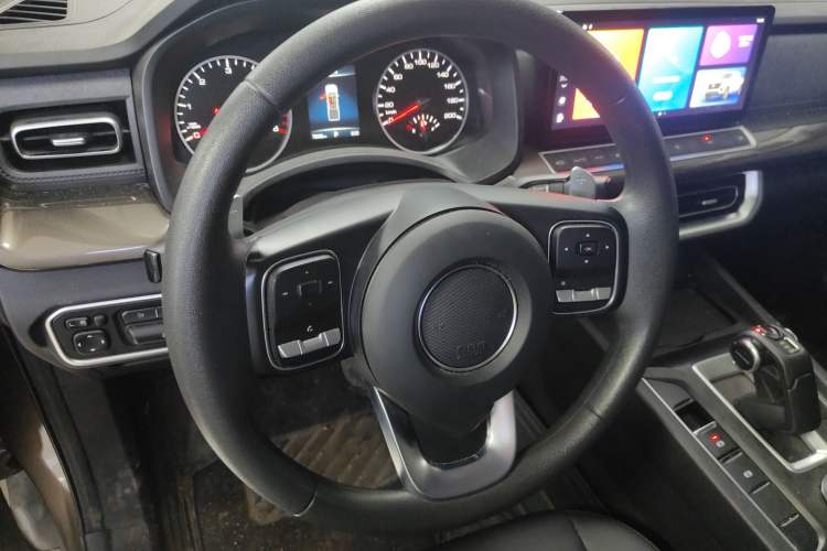 Used Great Wall Poer 2023 2.0T Commercial Version Automatic Diesel Two-Wheel Drive Elite Trim with Long Bed – GW4D20M Interior 4