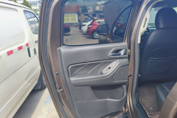 Used Great Wall Poer 2023 2.0T Commercial Version Automatic Diesel Two-Wheel Drive Elite Trim with Long Bed – GW4D20M Interior 7