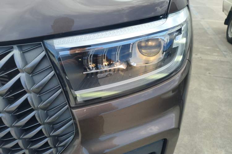 Used Great Wall Poer 2023 2.0T Commercial Version Automatic Diesel Two-Wheel Drive Elite Trim with Long Bed – GW4D20M Left Front Headlight
