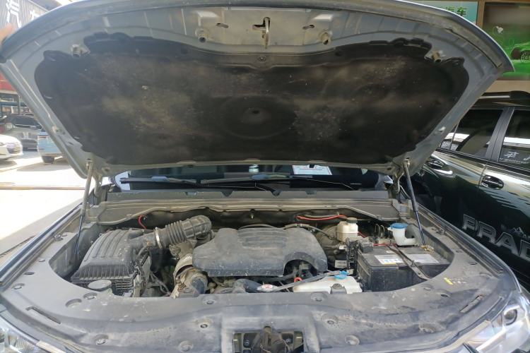Used Great Wall Poer 2021 2.0T Commercial Version Automatic Diesel Two-Wheel Drive Elite Trim with Long Bed – GW4D20M Engine Bay