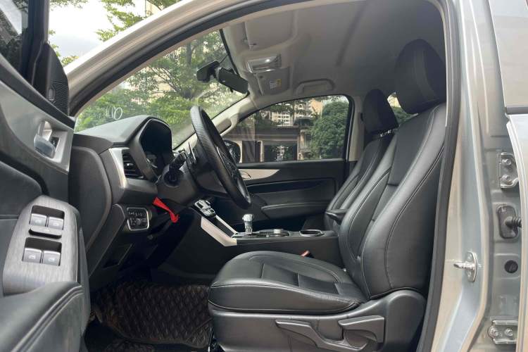 Used Great Wall Poer 2021 2.0T Commercial Version Automatic Diesel Two-Wheel Drive Elite Trim with Long Bed – GW4D20M Interior 1