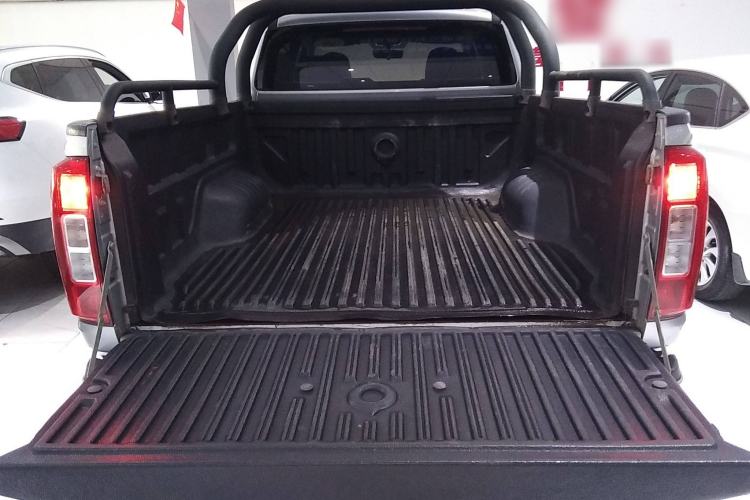 Used Great Wall Poer 2021 2.0T Commercial Version Manual Diesel 4x4 Elite Long-Box GW4D20M Trunk