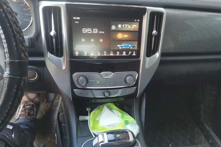 Used Great Wall Poer 2019 2.0T Automatic Gasoline Two-Wheel Drive Comfort Edition GW4C20B Audio And AC Panel