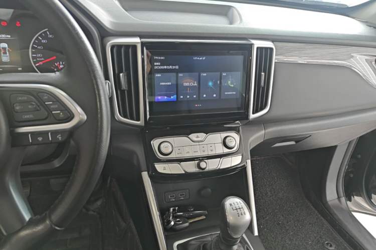 Used Great Wall Poer 2019 2.0T Commercial Version Manual Transmission Gasoline 4x4 Navigation-Grade Standard Cab – GW4C20B Audio And AC Panel