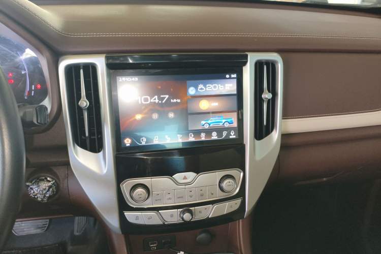 Used Great Wall Poer 2019 2.0T Automatic Gasoline 4x4 Premium Edition GW4C20B Audio And AC Panel