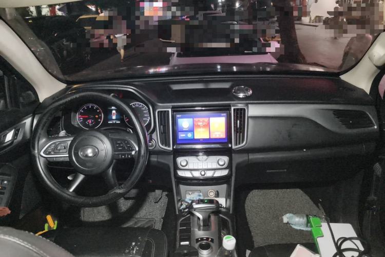 Used Great Wall Poer 2019 2.0T Commercial Version Automatic Gasoline Two-Wheel Drive Elite Trim with Long Bed – GW4C20B Center Console