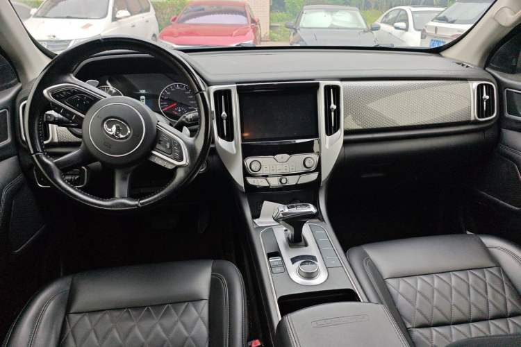Used Great Wall Poer 2019 2.0T Automatic Gasoline Two-Wheel Drive Comfort Edition GW4C20B Center Console