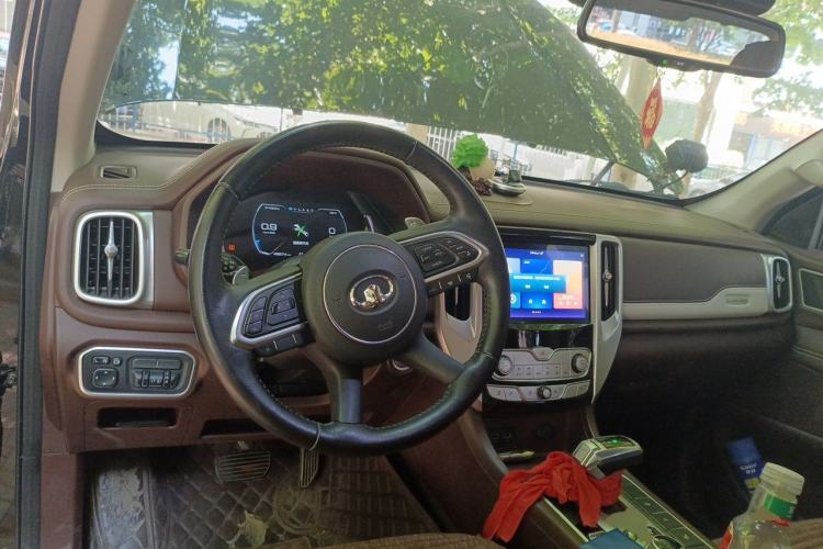 Used Great Wall Poer 2019 2.0T Automatic Gasoline 4x4 Premium Edition GW4C20B Center Console