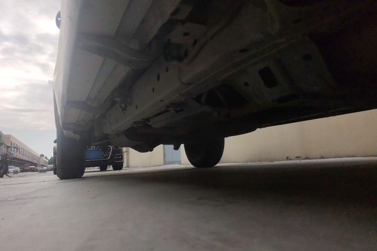 Used Great Wall Poer 2019 2.0T Commercial Version Manual Diesel Two-Wheel Drive Elite Long-Box GW4D20M Chassis Front Right