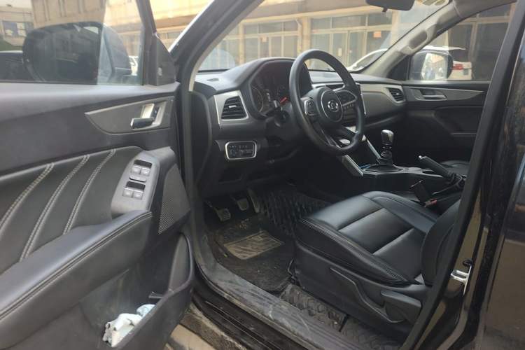 Used Great Wall Poer 2019 2.0T Commercial Version Manual Diesel Two-Wheel Drive Elite Long-Box GW4D20M Driver Seat