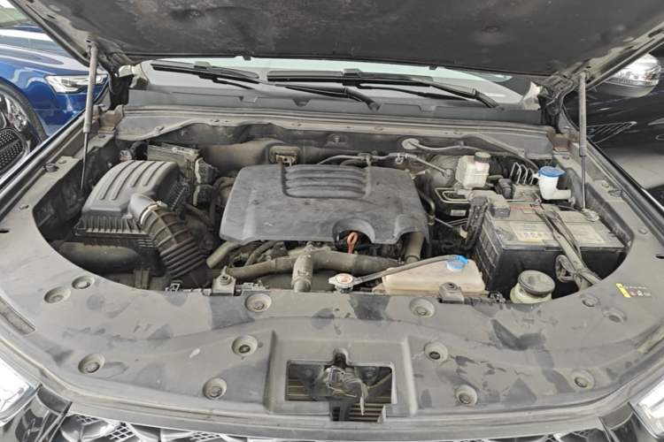 Used Great Wall Poer 2019 2.0T Commercial Version Manual Transmission Gasoline 4x4 Navigation-Grade Standard Cab – GW4C20B Engine Bay