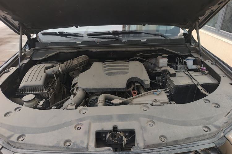 Used Great Wall Poer 2019 2.0T Commercial Version Manual Diesel Two-Wheel Drive Elite Long-Box GW4D20M Engine Bay