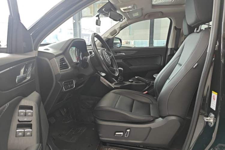 Used Great Wall Poer 2019 2.0T Commercial Version Manual Transmission Gasoline 4x4 Navigation-Grade Standard Cab – GW4C20B Left Front Seat