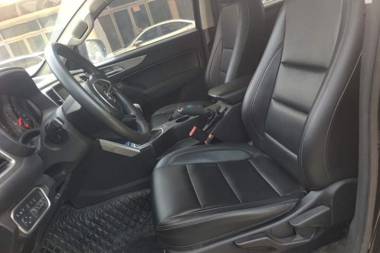 Used Great Wall Poer 2019 2.0T Commercial Version Manual Diesel Two-Wheel Drive Elite Long-Box GW4D20M Left Front Seat