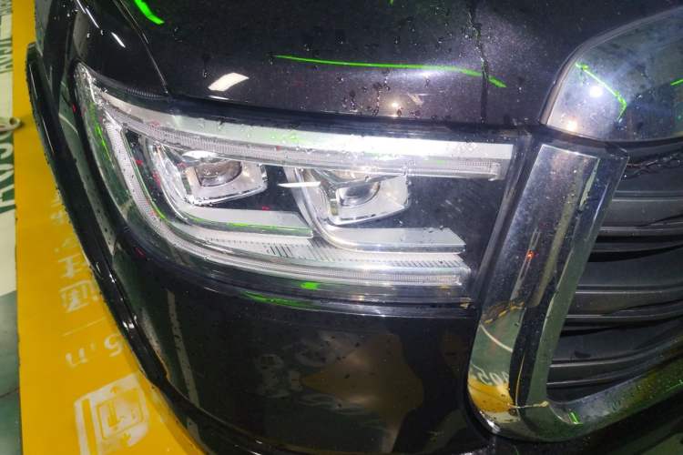 Used Great Wall Poer 2019 2.0T Automatic Gasoline Two-Wheel Drive Comfort Edition GW4C20B Right Front Headlight