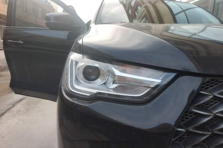 Used Great Wall Poer 2019 2.0T Commercial Version Manual Diesel Two-Wheel Drive Elite Long-Box GW4D20M Right Front Headlight