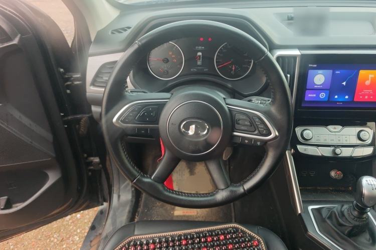 Used Great Wall Poer 2019 2.0T Commercial Version Manual Diesel 4x4 Navigation Type Long Bed GW4D20M Steering Wheel