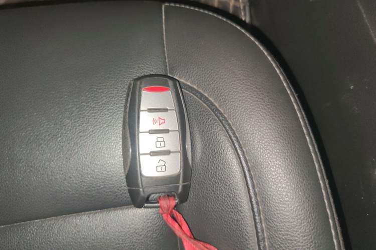 Used Great Wall Poer 2019 2.0T Commercial Version Automatic Gasoline Two-Wheel Drive Elite Trim with Long Bed – GW4C20B Vehicle Key