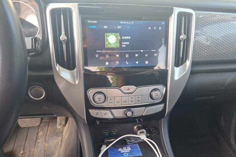 Used Great Wall Poer 2019 2.0T Automatic Gasoline 4x4 Comfort Edition GW4C20B Audio And AC Panel