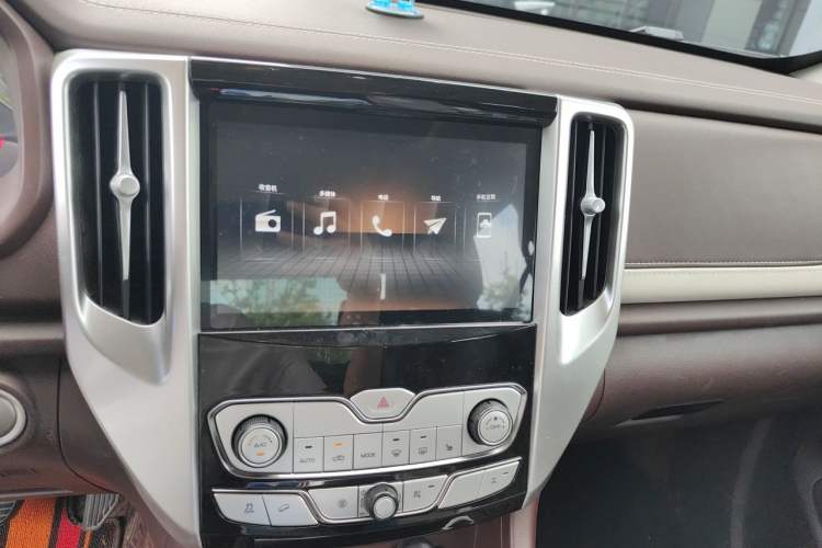 Used Great Wall Poer 2019 2.0T Automatic Gasoline 4x4 Premium Edition GW4C20B Audio And AC Panel