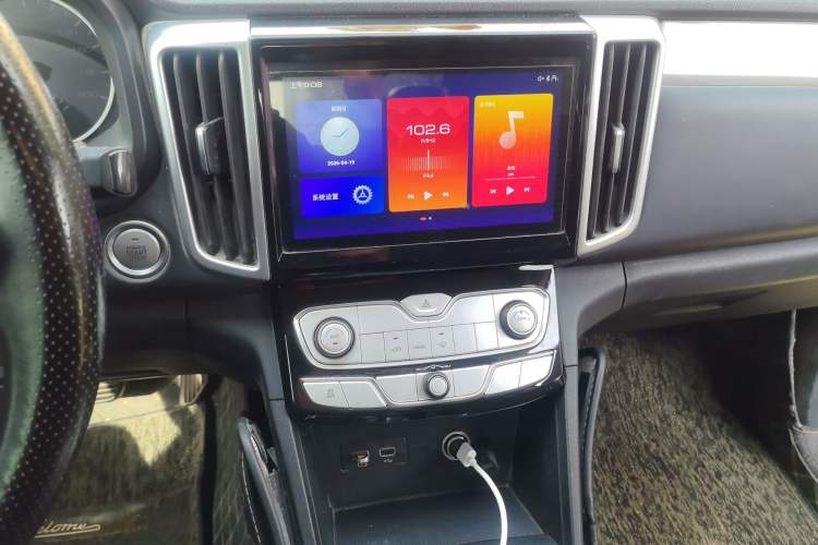 Used Great Wall Poer 2019 2.0T Commercial Version Automatic Gasoline Two-Wheel Drive Elite Trim with Long Bed – GW4C20B Audio And AC Panel