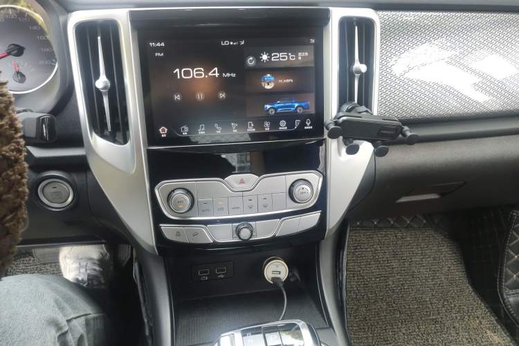 Used Great Wall Poer 2019 2.0T Automatic Gasoline Two-Wheel Drive Comfort Edition GW4C20B Audio And AC Panel