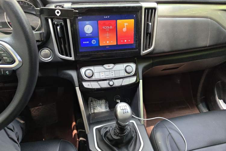 Used Great Wall Poer 2019 2.0T Commercial Version Manual Diesel 4x4 Elite Long-Box GW4D20M Audio And AC Panel