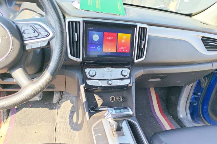 Used Great Wall Poer 2019 2.0T Commercial Version Automatic Gasoline Two-Wheel Drive Elite Trim with Long Bed – GW4C20B Audio And AC Panel