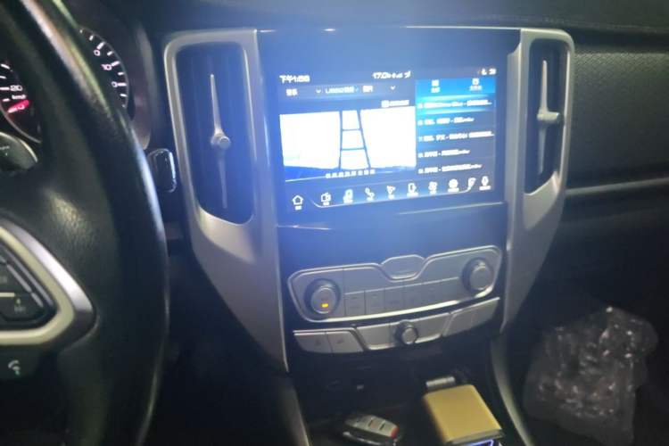 Used Great Wall Poer 2019 2.0T Automatic Gasoline 4x4 Comfort Edition GW4C20B Audio And AC Panel