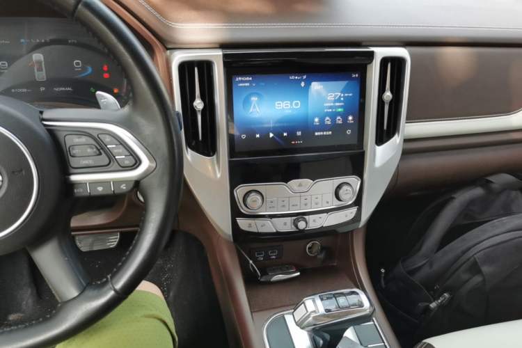 Used Great Wall Poer 2019 2.0T Automatic Gasoline 4x4 Premium Edition GW4C20B Audio And AC Panel