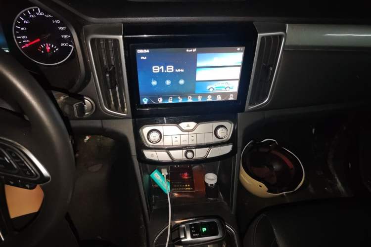 Used Great Wall Poer 2019 2.0T Commercial Version Automatic Gasoline Two-Wheel Drive Elite Trim with Long Bed – GW4C20B Audio And AC Panel