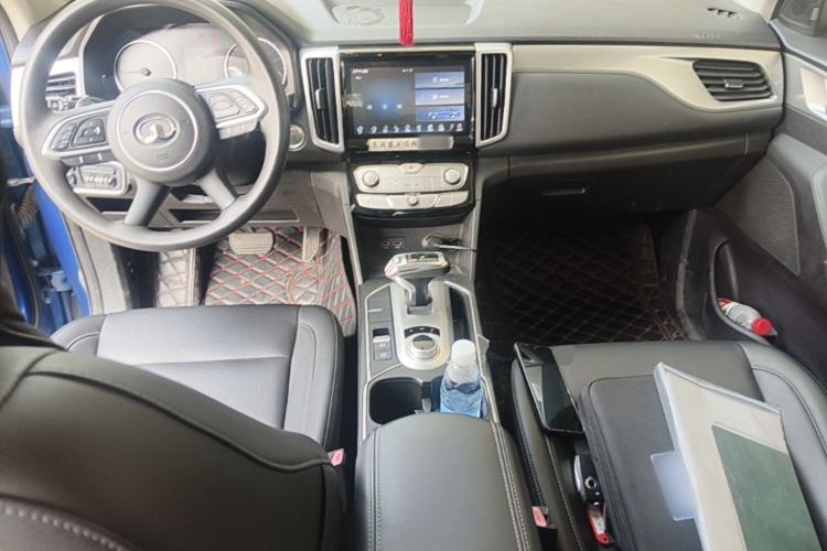 Used Great Wall Poer 2019 2.0T Commercial Version Automatic Gasoline Two-Wheel Drive Elite Trim with Long Bed – GW4C20B Center Console