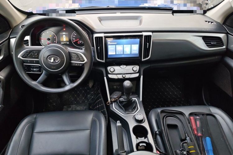 Used Great Wall Poer 2019 2.0T Commercial Version Manual Diesel 4x4 Elite Long-Box GW4D20M Center Console
