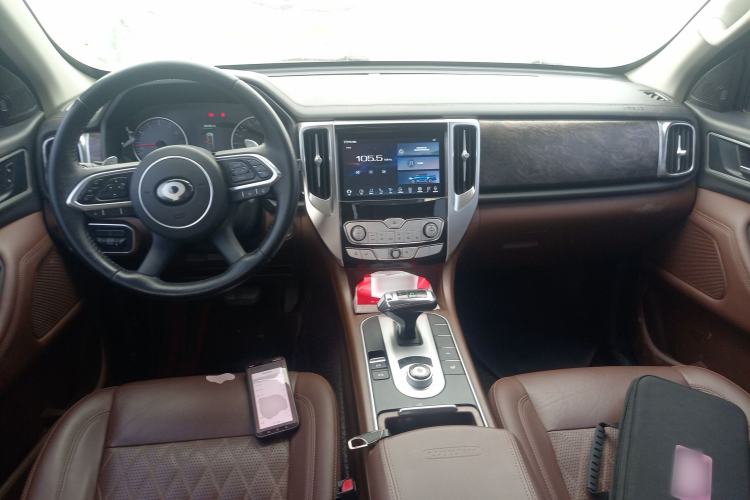 Used Great Wall Poer 2019 2.0T Automatic Gasoline 4x4 Sport Edition GW4C20B Center Console